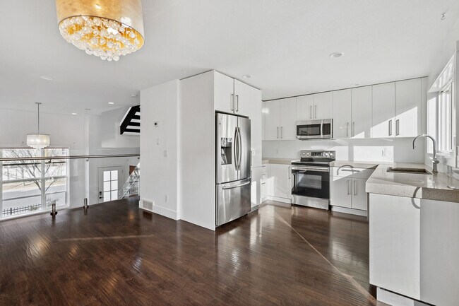 Photo du bâtiment - 1530 Bayside Ave SW