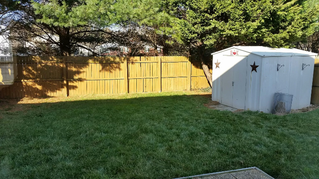 Building Photo - 110 Linden Ct