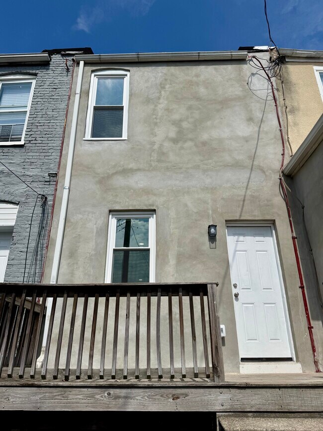 Building Photo - 303 Whitridge Ave