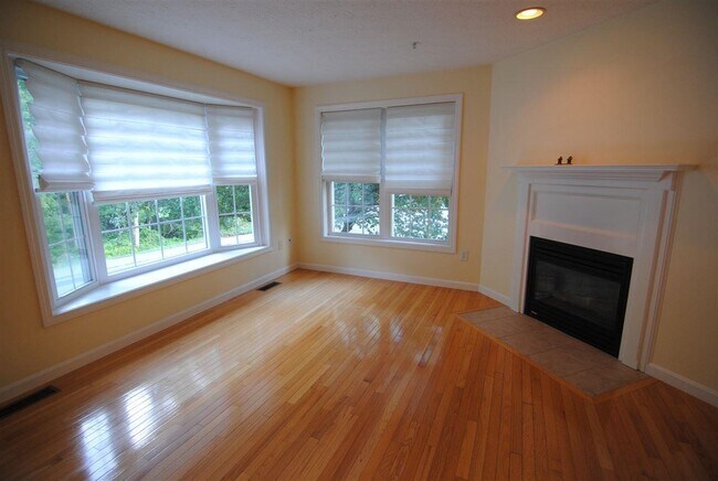 Foto del edificio - 45 Georgetown Dr