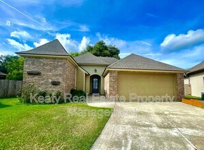 Building Photo - 115 Barataria Dr