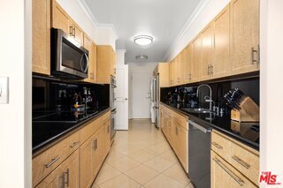 Foto del edificio - 875 Comstock Ave