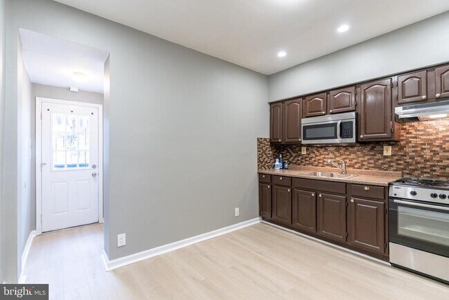 Foto del edificio - 1905 Waterloo St