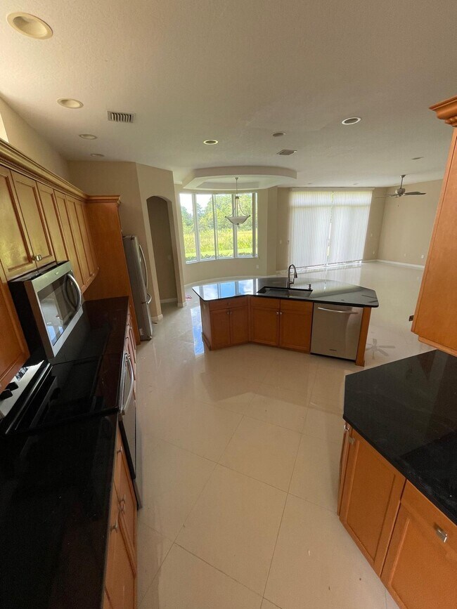 Foto del edificio - 9261 Delemar Ct
