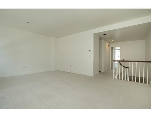 Building Photo - 50 Battery St