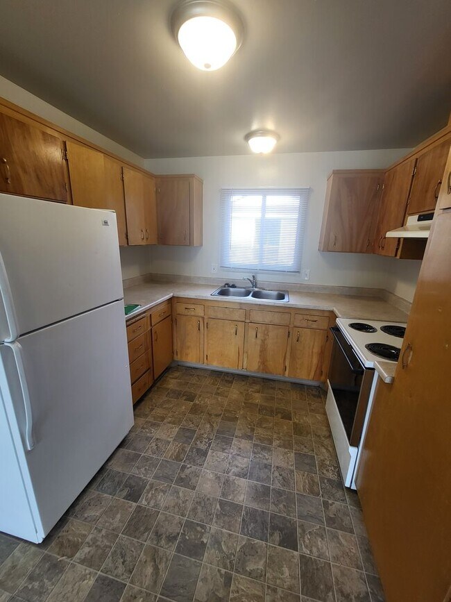 Foto del edificio - 1700 E Long St