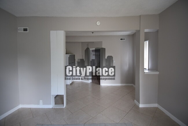 Foto del edificio - 674 S 13th St