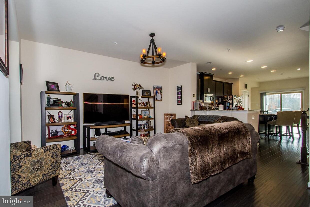 Primary Photo - 2739 Prospect Hill Dr