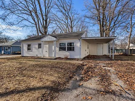 Building Photo - 1902 Meadow Dr