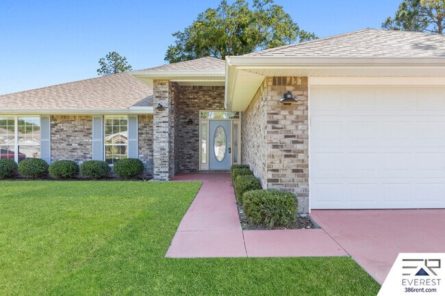 Building Photo - 40 Pine Brook Dr
