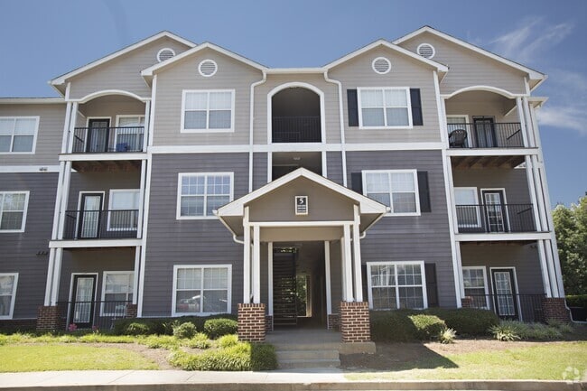 Building Photo - Peachtree Landing