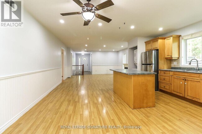 Building Photo - 1463 River Rd W