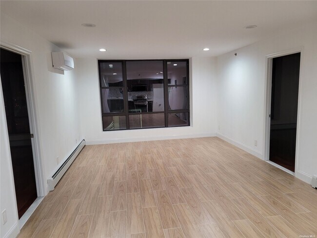 Foto del edificio - 32-65-65 107th St