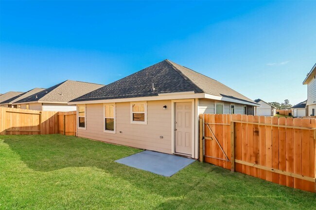 Building Photo - 220 Pronghorn Dr