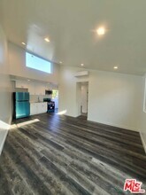 Building Photo - 2134 1/2 Cove Ave