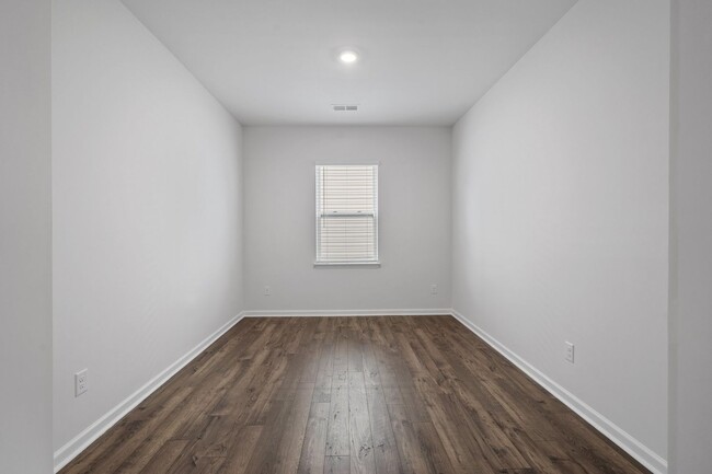 Foto del edificio - 4 BD, 2.5 BA, 2 Car Garage, Home Office - ...