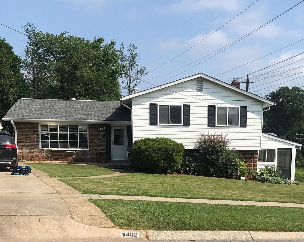 11402 Gainsborough Rd, Rockville, MD 20854 House Rental in Rockville