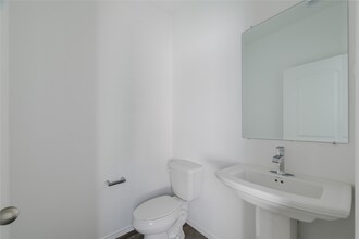 Building Photo - 5619 Simcrest Grove Dr