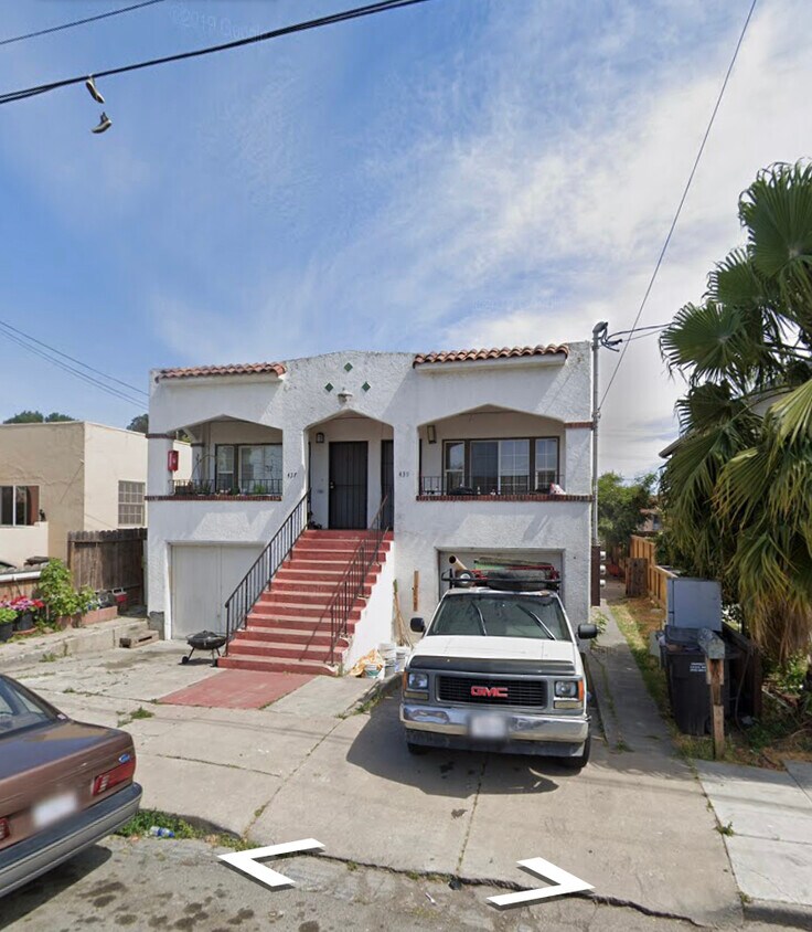 Building Photo - 439 E 9th St