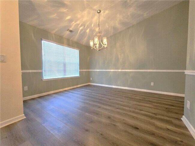 Foto del edificio - 4060 Crescent Walk Ln NE