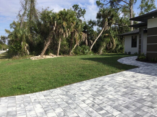 Foto del edificio - 17089 Urban Ave