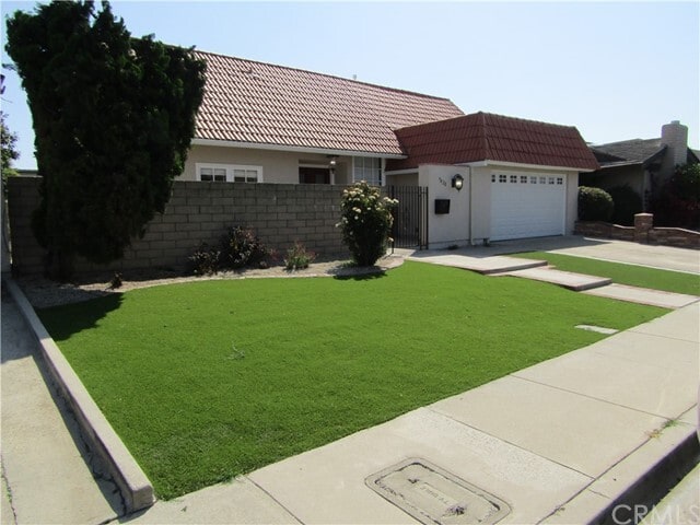 Foto del edificio - 9420 Flicker Ave