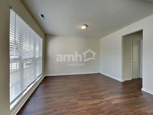 Foto del edificio - 4808 Cardinal Grove Blvd