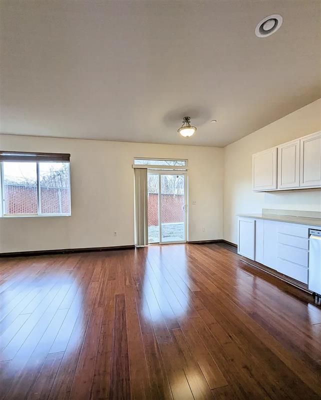 Foto del edificio - sIngle standing home