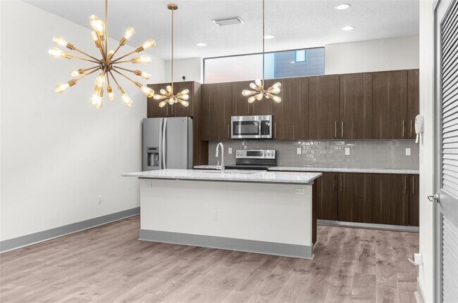 Foto del edificio - 4810 W McElroy Ave