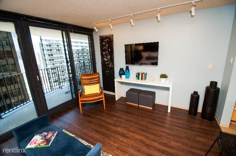 Foto principal - 233 N Columbus Dr