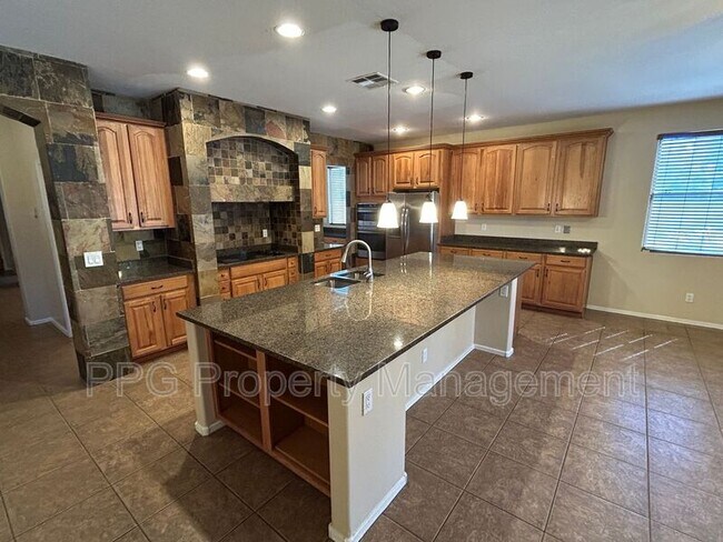 Foto del edificio - 11824 N 144th Dr