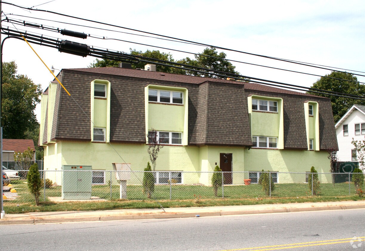 Primary Photo - 311 Landing Ln