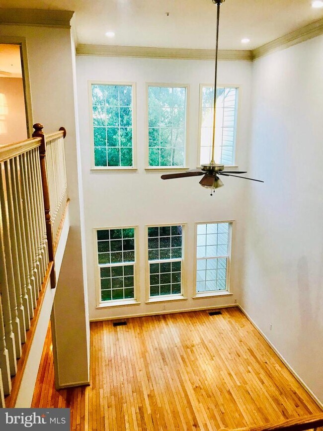 Building Photo - 253 Torrey Pine Ct