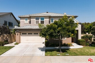 Building Photo - 801 Oceano Dr