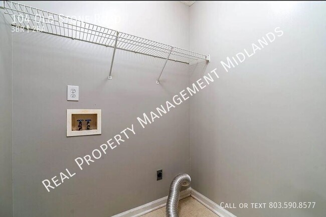 Foto del edificio - 104 Old Stone Rd