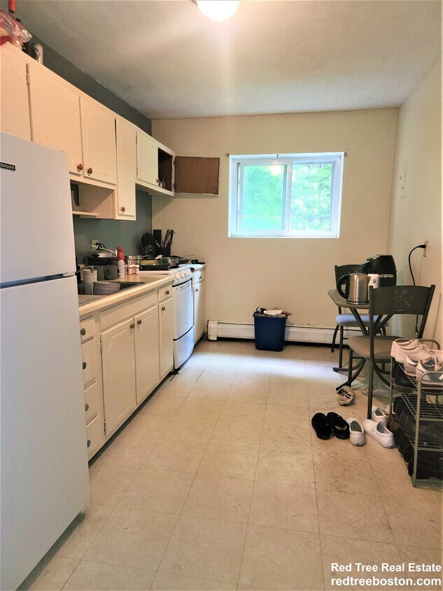 35 Westgate Rd Unit 3, Boston College, MA 02467 Apartments in Boston