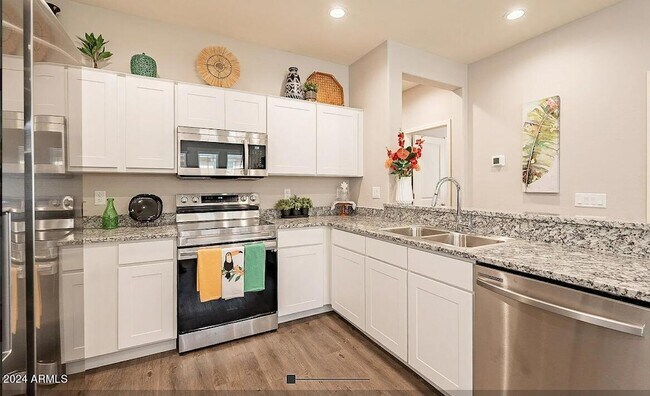 Foto del edificio - 1050 S 173rd Ave