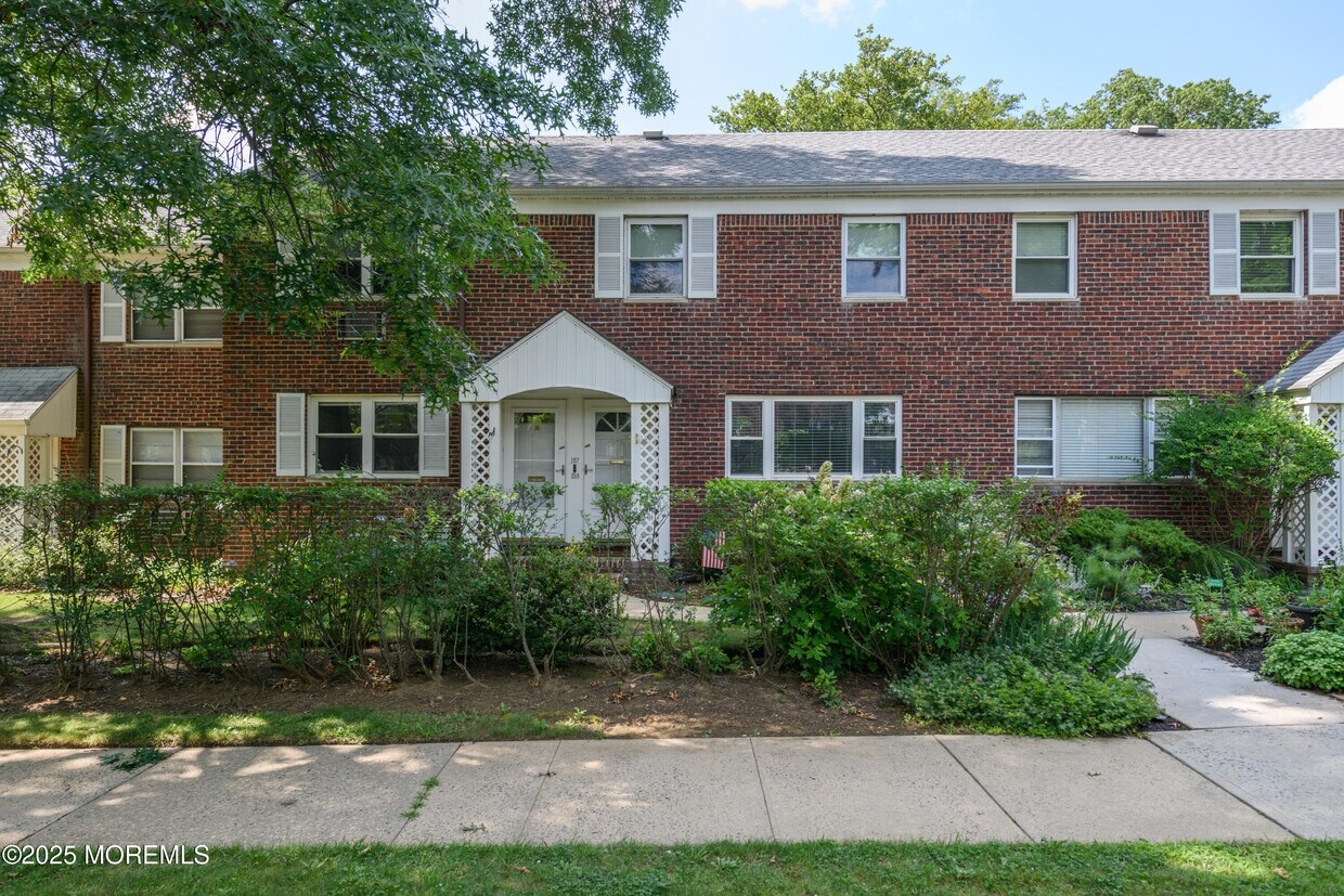 Foto principal - 158 Manor Dr