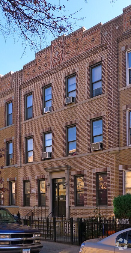 Foto principal - 34-29 42nd St