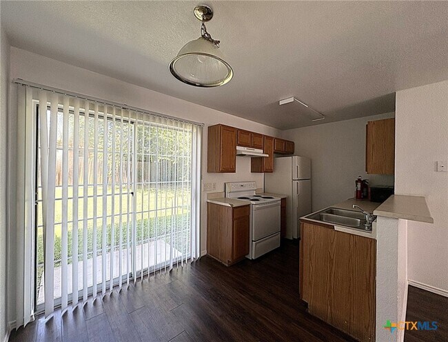 Foto del edificio - 5709 Redstone Dr