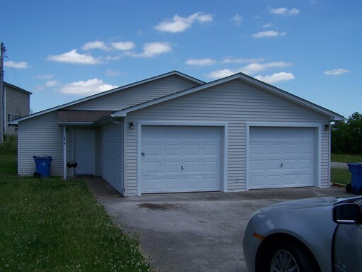 Primary Photo - 107 Lauderdale Dr