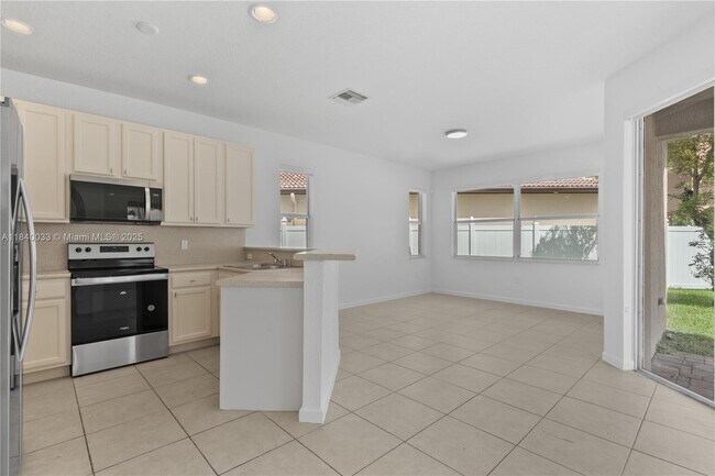 Building Photo - 3956 NE 11th Dr