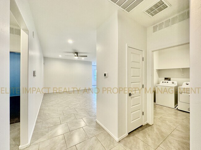 Building Photo - 3541 N Kellen Cyn Ct