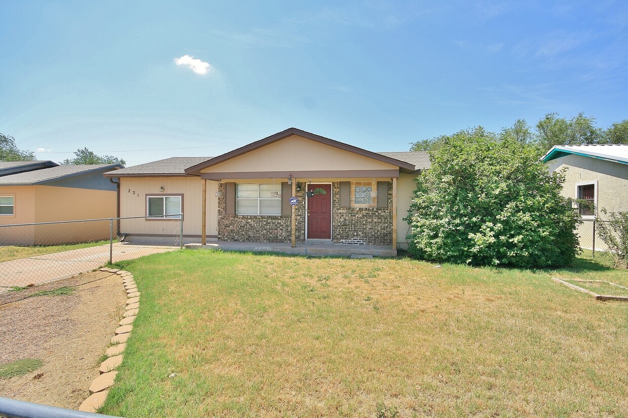 Foto principal - Spacious 3 Bed Home ! Cameo School District!