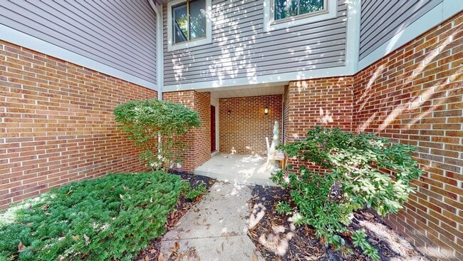 Building Photo - 159 Corbins Mill Dr