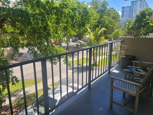 Foto del edificio - 3860 NE 170th St