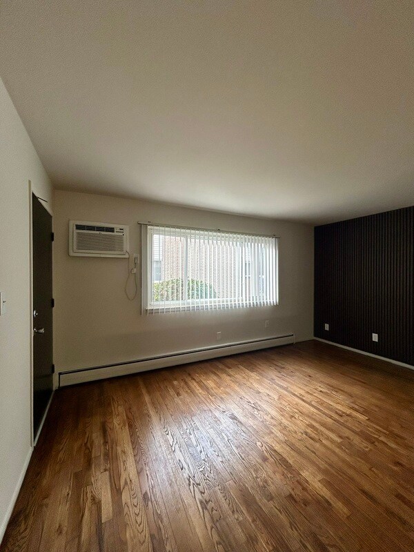 Foto del edificio - 700 Harrison Blvd