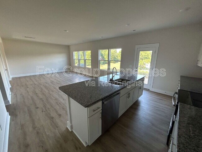 Foto del edificio - 115 Silverwood Ct