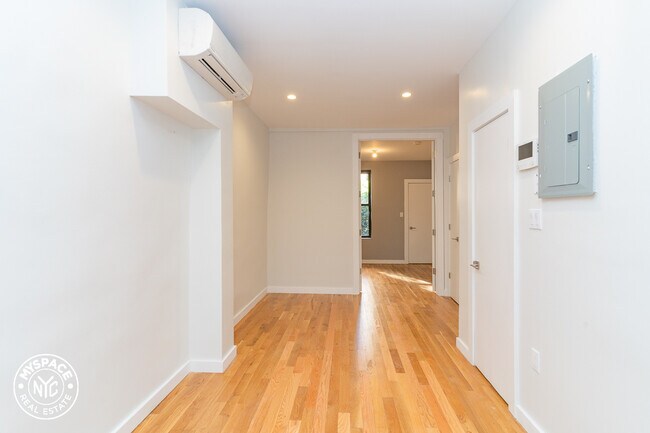 Building Photo - 2349 Pacific St