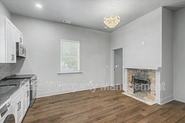 Building Photo - 638 E 37th St